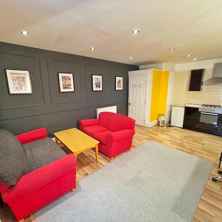 Adeamstays Provides Beautiful Centrally Located 1 And 2 Bed Apartments On Liverpools Boulevard ภายนอก รูปภาพ
