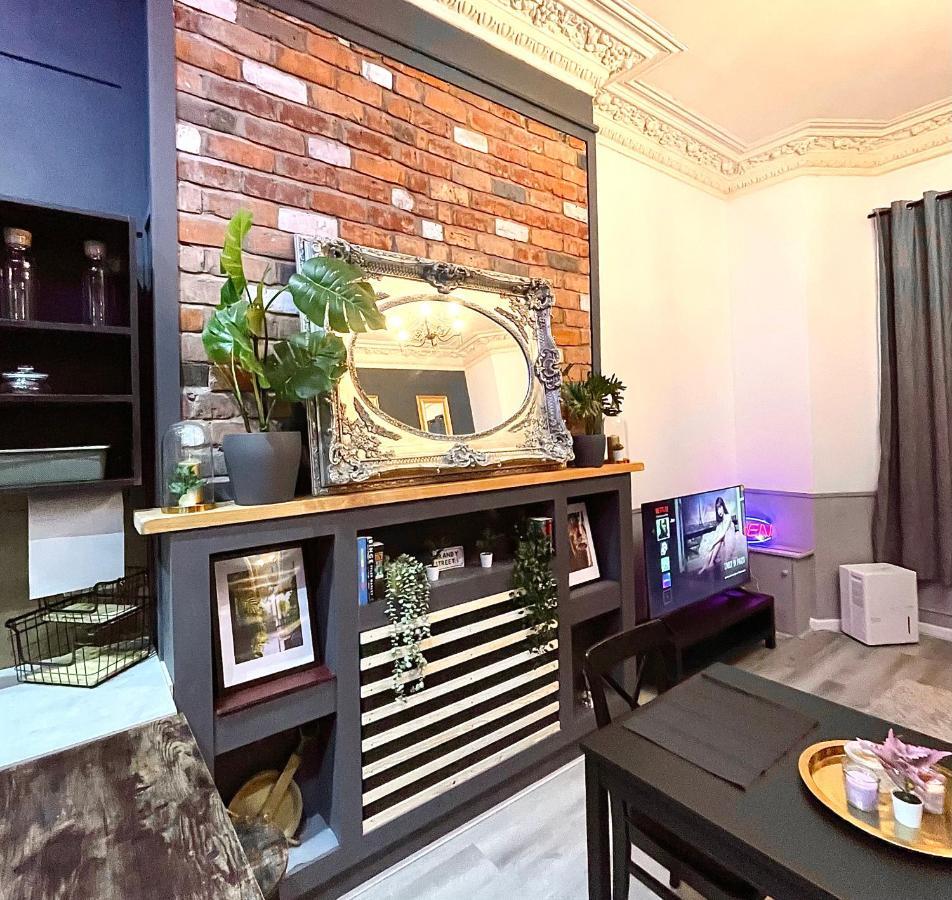 Adeamstays Provides Beautiful Centrally Located 1 And 2 Bed Apartments On Liverpools Boulevard ภายนอก รูปภาพ