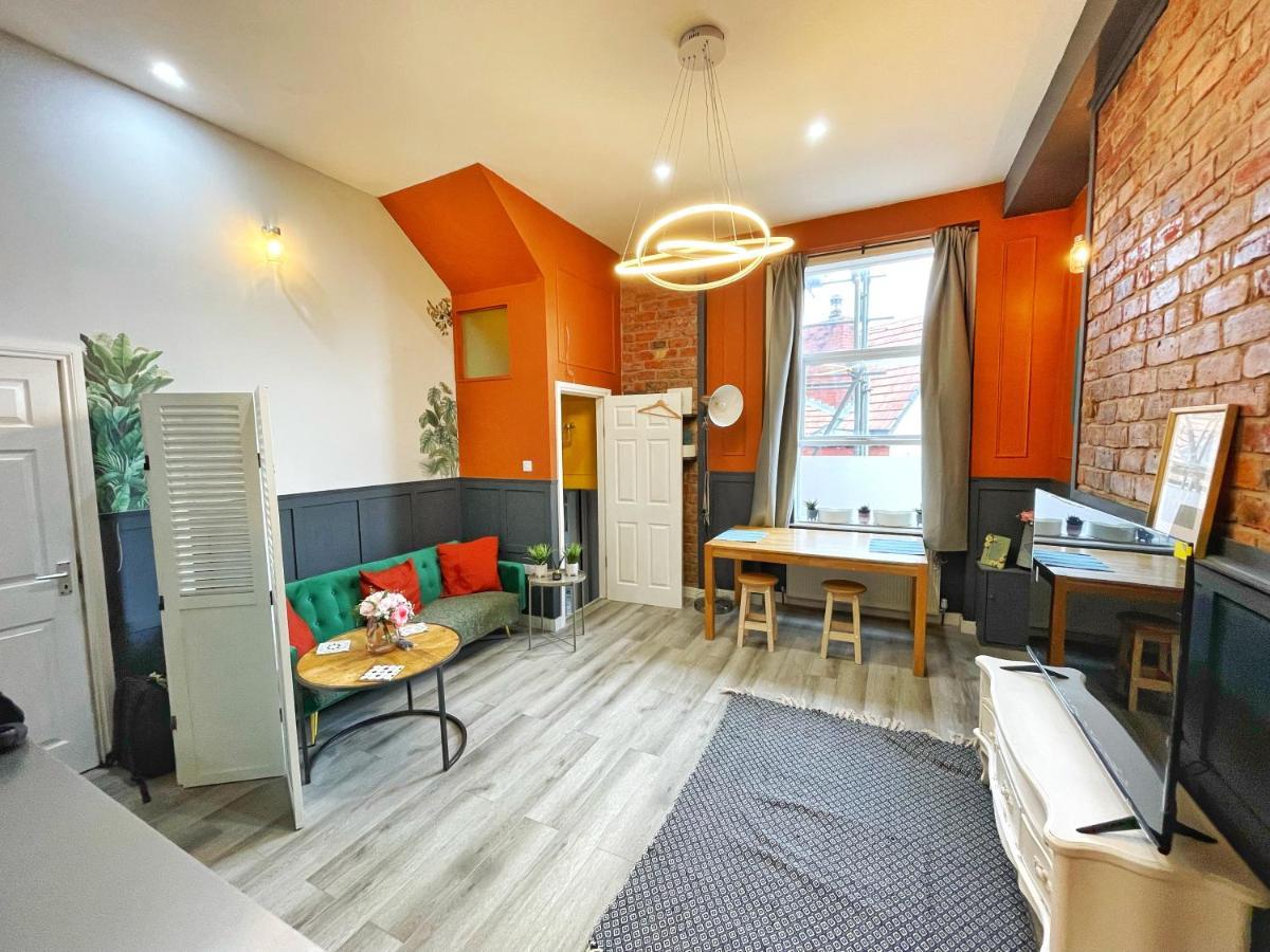 Adeamstays Provides Beautiful Centrally Located 1 And 2 Bed Apartments On Liverpools Boulevard ภายนอก รูปภาพ