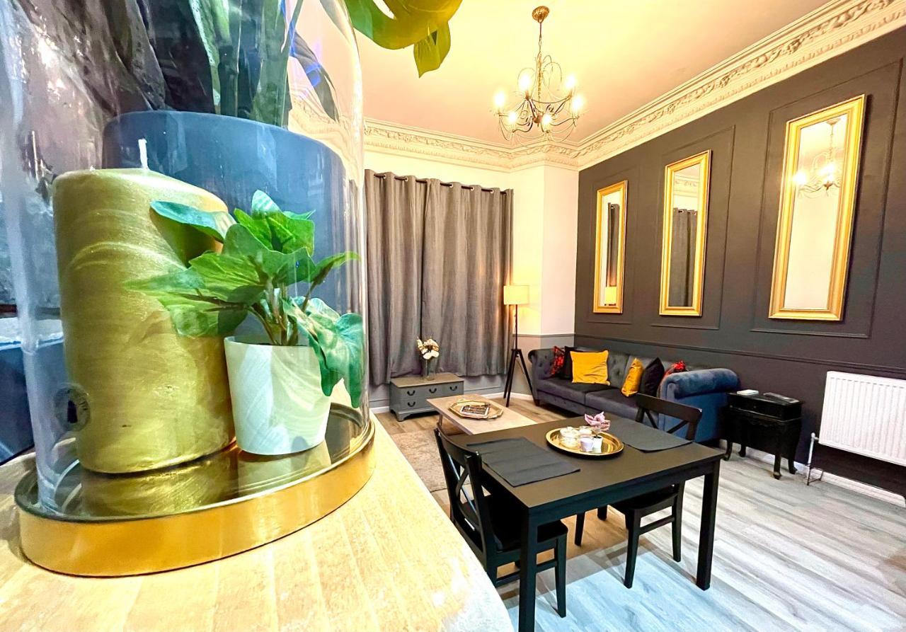 Adeamstays Provides Beautiful Centrally Located 1 And 2 Bed Apartments On Liverpools Boulevard ภายนอก รูปภาพ
