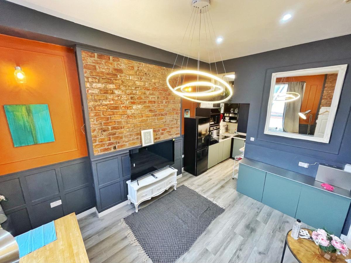 Adeamstays Provides Beautiful Centrally Located 1 And 2 Bed Apartments On Liverpools Boulevard ภายนอก รูปภาพ