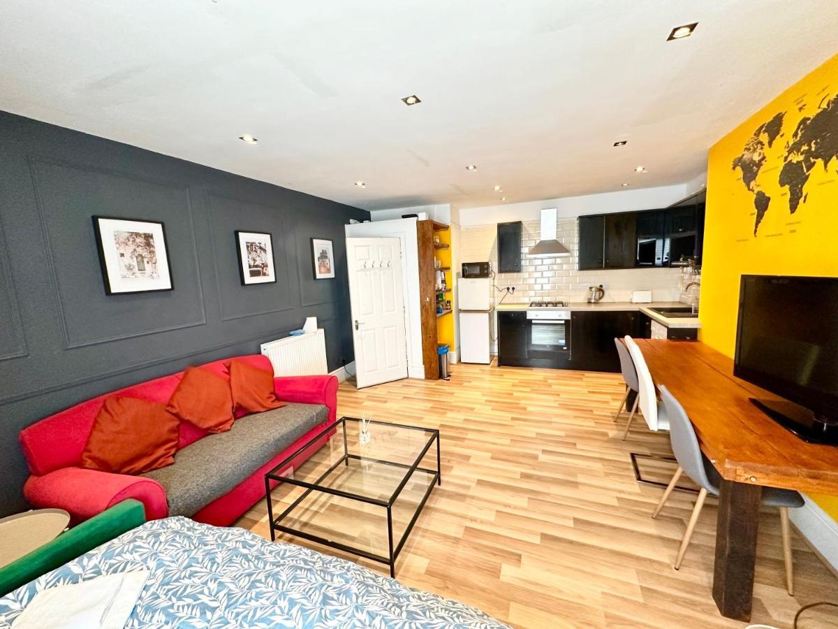 Adeamstays Provides Beautiful Centrally Located 1 And 2 Bed Apartments On Liverpools Boulevard ภายนอก รูปภาพ