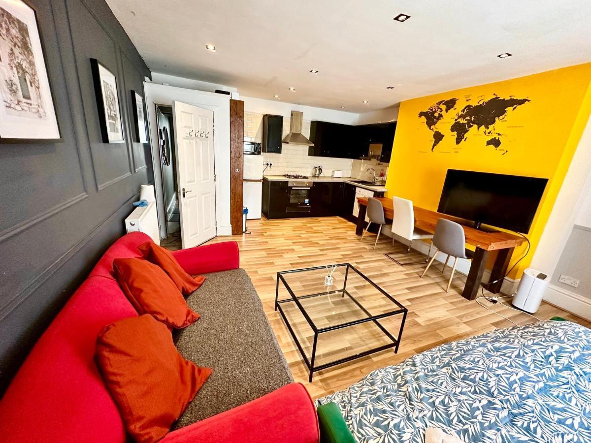 Adeamstays Provides Beautiful Centrally Located 1 And 2 Bed Apartments On Liverpools Boulevard ภายนอก รูปภาพ