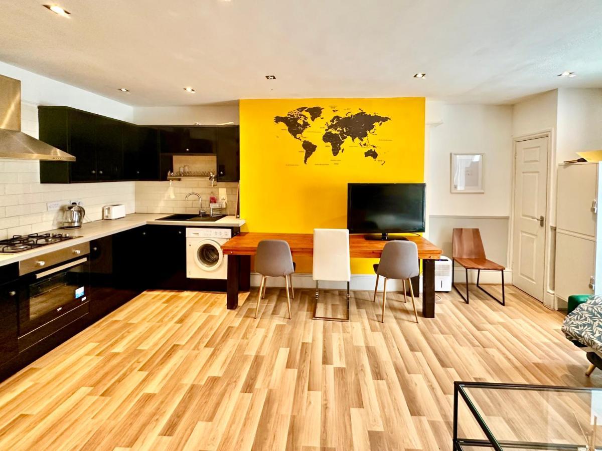 Adeamstays Provides Beautiful Centrally Located 1 And 2 Bed Apartments On Liverpools Boulevard ภายนอก รูปภาพ
