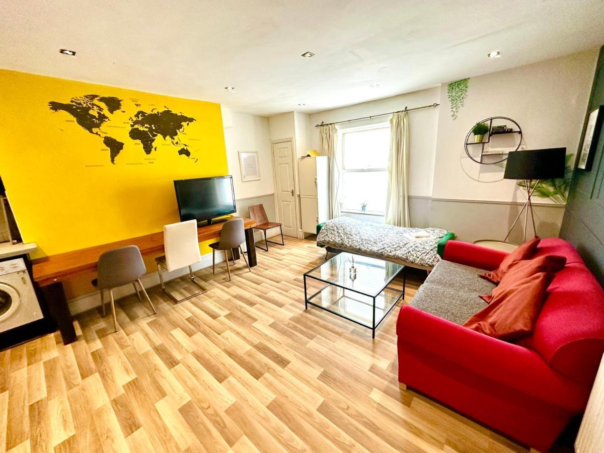Adeamstays Provides Beautiful Centrally Located 1 And 2 Bed Apartments On Liverpools Boulevard ภายนอก รูปภาพ