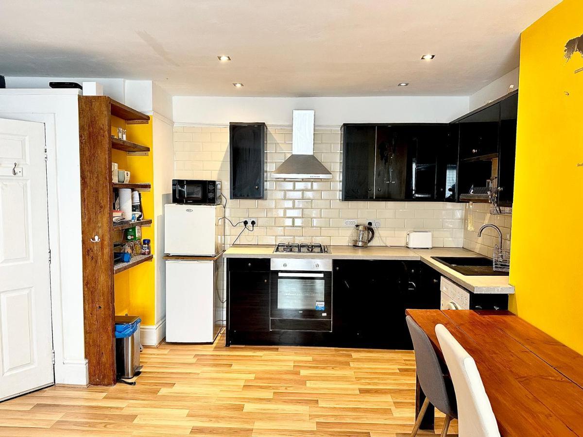 Adeamstays Provides Beautiful Centrally Located 1 And 2 Bed Apartments On Liverpools Boulevard ภายนอก รูปภาพ